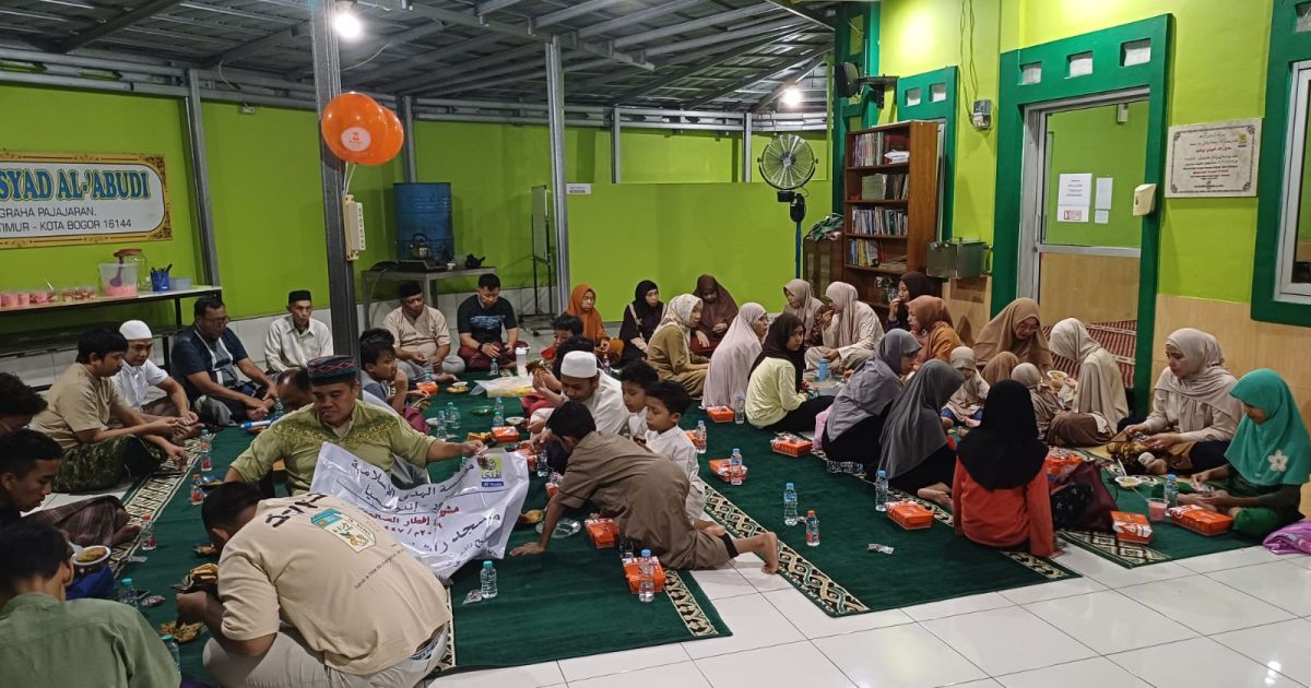 Guyub dan Rukun, Jamaah Musolah Rosid Al Abudi Rutin Gelar Buka Puasa Bersama