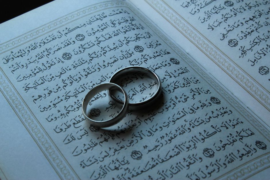 Formulasi Teologis dan Epistemologi Adab Berdoa: Membedah Dimensi Ruang dan Waktu Mustajab dalam Perspektif Al-Qur'an dan As-Sunnah