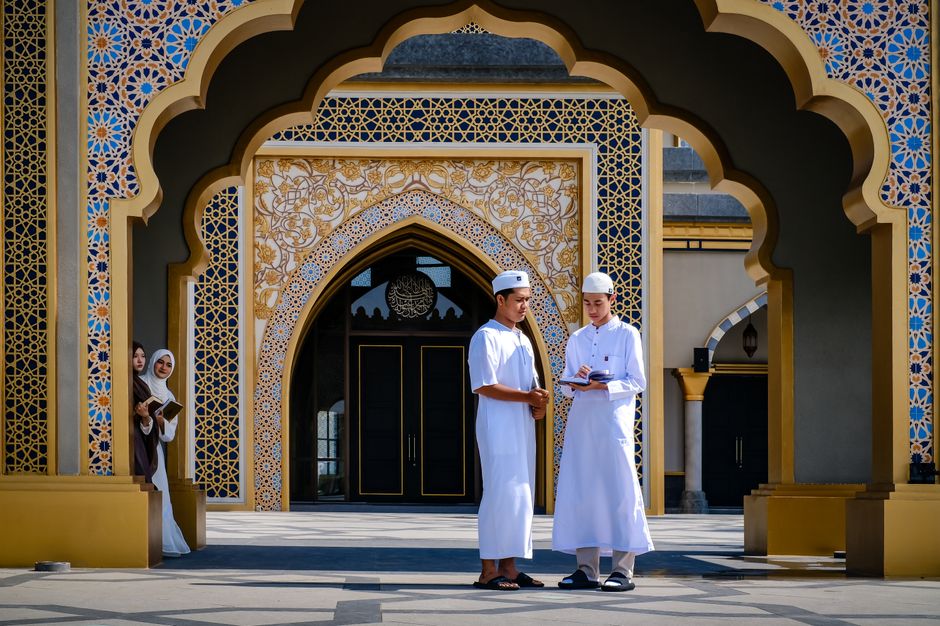 Formula Teologis dan Eksplanasi Sains Spiritual: Bedah Adab serta Epistemologi Waktu-Waktu Mustajab dalam Berdoa