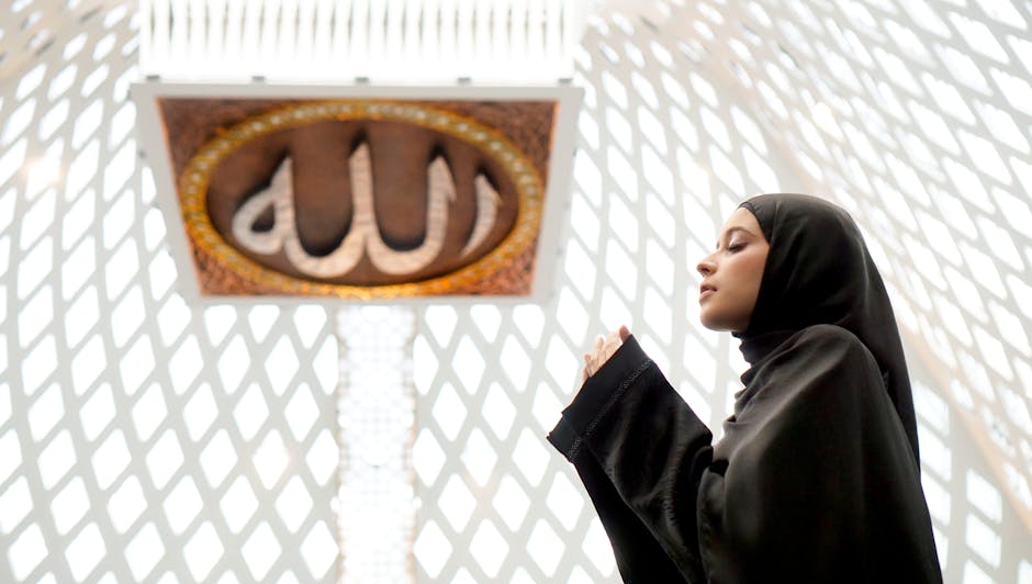 Suasana pengiriman bantuan kemanusiaan dari negara-negara Muslim yang membawa bendera solidaritas dan simbol bantuan medis di bandara internasional.