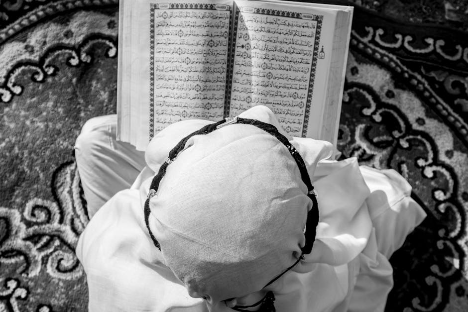 Menyingkap Hakikat Ketuhanan: Analisis Mendalam Sifat-Sifat Wajib bagi Allah Swt dalam Perspektif Akidah Asy'ariyah