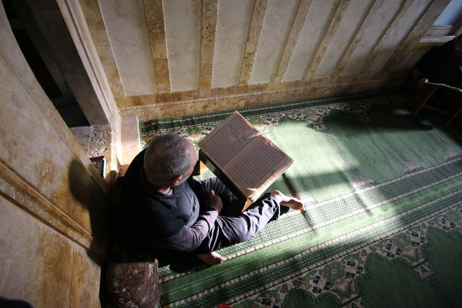 Menyingkap Hakikat Ketuhanan: Analisis Teologis dan Epistemologis Sifat-Sifat Wajib bagi Allah Swt dalam Tradisi Asy-Sya'irah