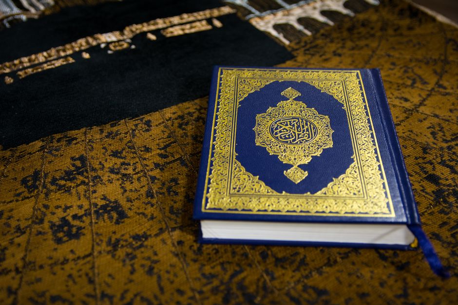 Menyingkap Hakikat Ketuhanan: Analisis Teologis dan Epistemologis Sifat-Sifat Wajib bagi Allah Subhanahu wa Ta'ala dalam Tradisi Asy'ariyah