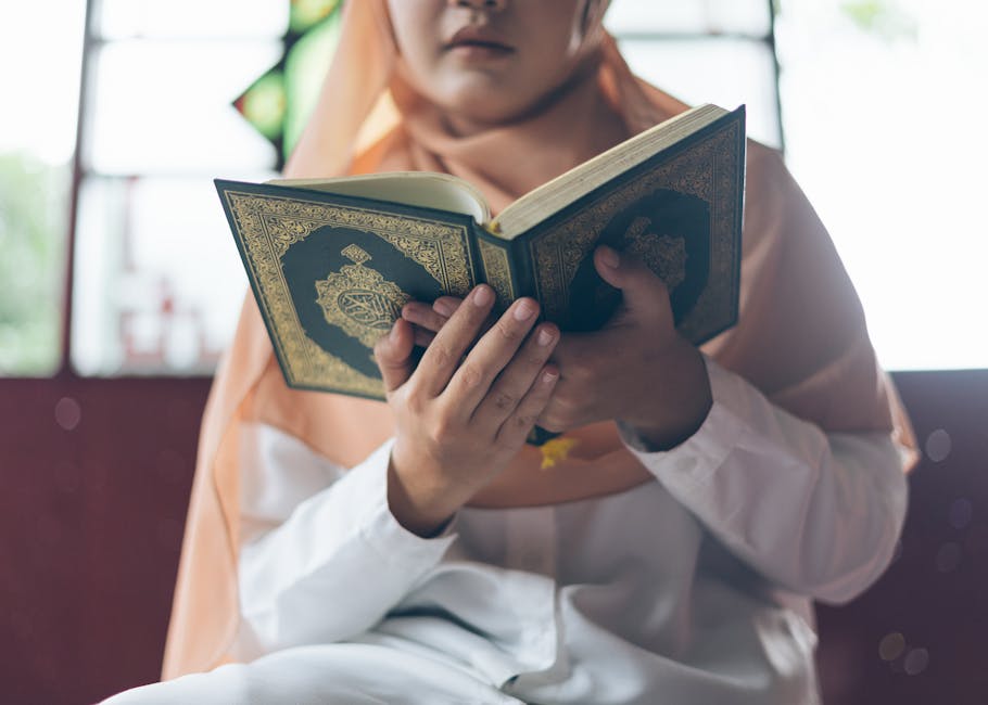 Anatomi Kekhusyukan dalam Shalat: Kajian Komprehensif Lintas Tafsir, Fiqih, dan Teologi Jiwa