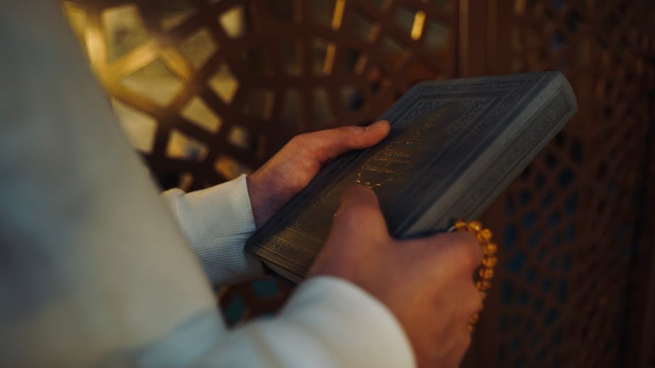 Membedah Hakikat Khusyu dalam Shalat: Kajian Komprehensif Tafsir, Hadits, dan Fiqih Ibadah