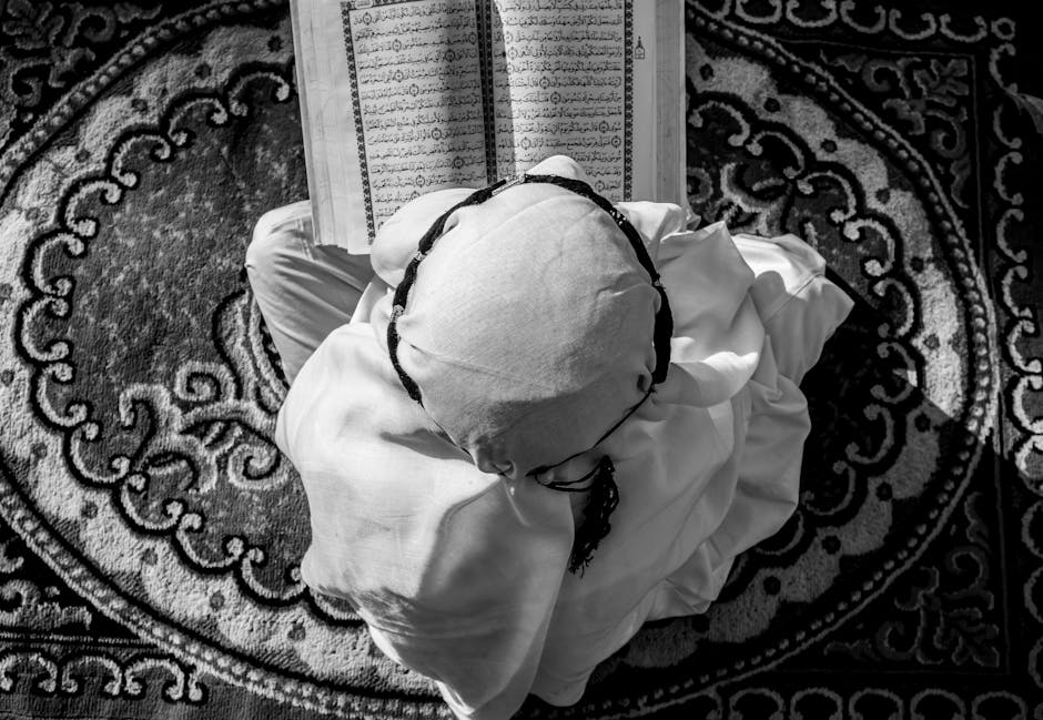 Menyingkap Hakikat Kekhusyukan: Panduan Komprehensif Fiqih dan Tafsir Menuju Shalat yang Hidup