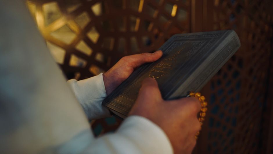 Anatomi Kekhusyukan dalam Shalat: Kajian Komprehensif Lintas Teologis, Fiqih, dan Tasawuf Berdasarkan Al-Quran dan As-Sunnah