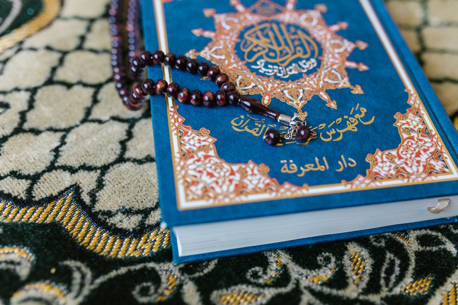 Estetika Ruhani dan Fiqih Khusyu: Bedah Komprehensif Metodologi Shalat yang Diterima Menurut Al-Quran dan As-Sunnah