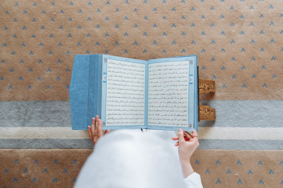Manifestasi Tauhid dalam Pusaran Modernitas: Analisis Teologis, Tafsir Tematik, dan Solusi Eksistensial Manusia Modern
