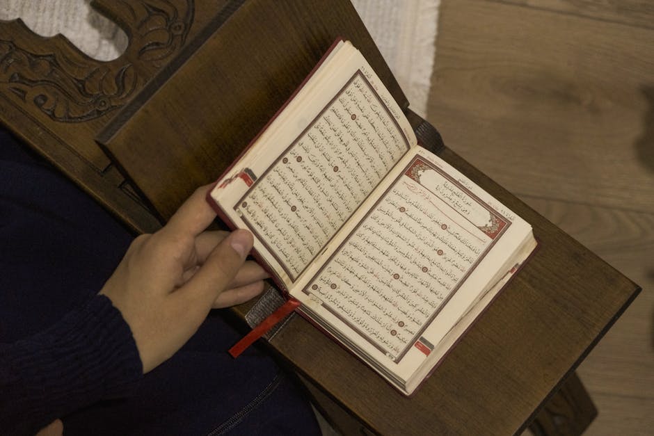 Dekonstruksi Konsep Ikhlas dan Niat: Analisis Integratif Tafsir Surah Al-Bayyinah Ayat 5 dan Syarah Hadits Umar bin Khattab