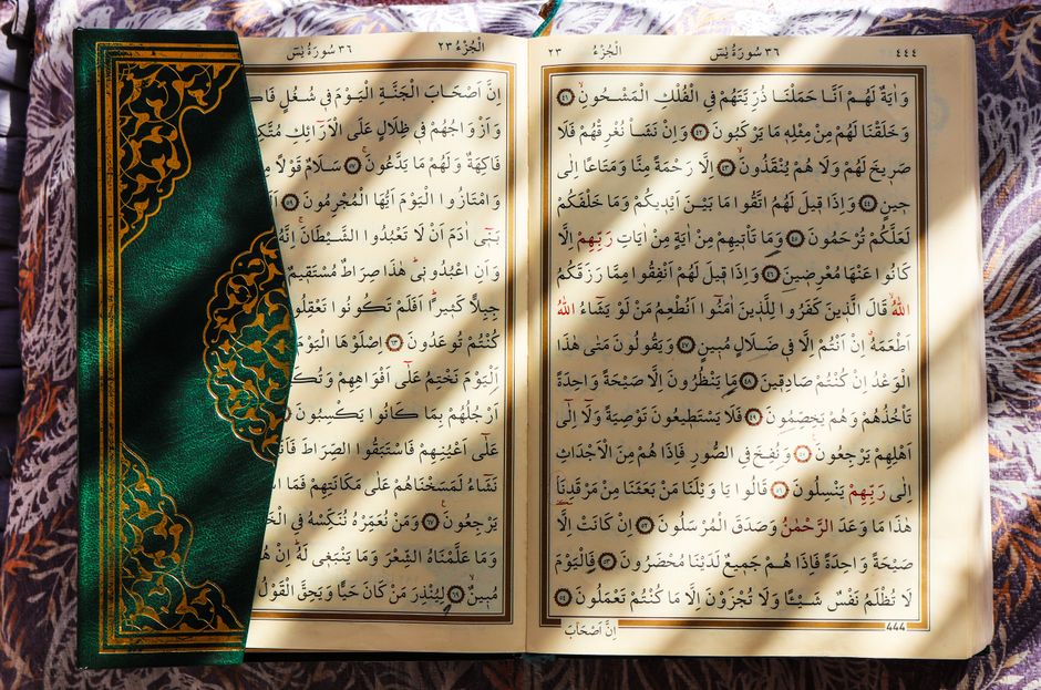 Dekonstruksi Makna Niat: Analisis Integratif Sanad, Matan, dan Implikasi Fiqih-Akidah dalam Hadits Umar bin Al-Khattab