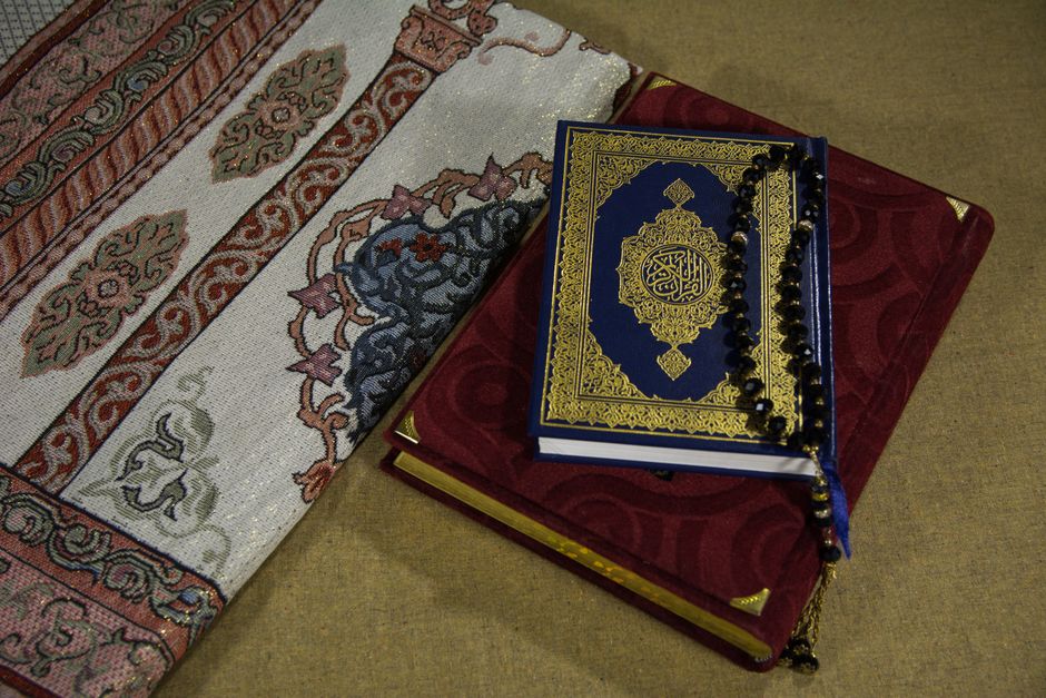 Manifestasi Tauhid Uluhiyyah Dalam Ibadah Dan Kehidupan: Kajian Komprehensif Tafsir Surah Al-An'am Ayat 162-163 Dan Integrasi Fiqih Niat