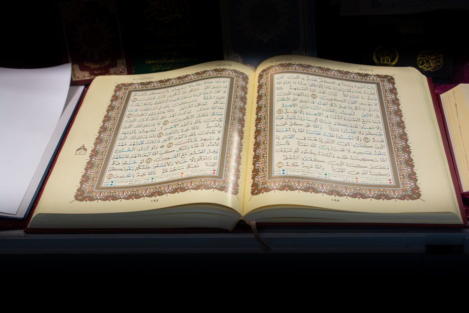 Dialektika Niat dalam Epistemologi Hukum Islam: Analisis Komprehensif Hadits Innamal A'malu Bin Niyyat dari Perspektif Akidah, Fiqih, dan Tasawuf